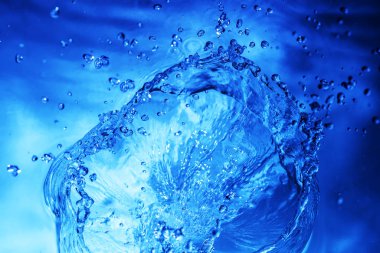 donmuş garip bir biçimde su damlaları