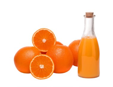 Güzel taze portakal ve mutfak eşyaları, beyaz izole