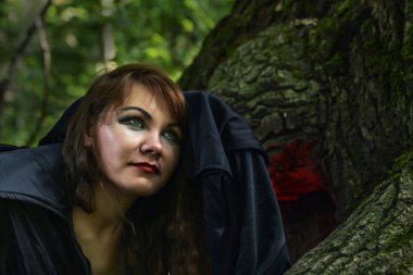 büyülü bir RI genç cadı efsaneleri ve peri masalları gerçekleştirir