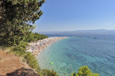 Bol, Island Brac, Hırvatistan - 15 Ağustos 2011: Zlatni rat Plajı