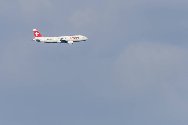 Swiss Airbus A-320 в аэропорту Марибора LJMB
