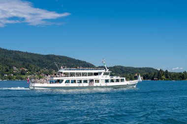 Yolcu gemisi Schlumberger Gölü Worthersee, Carinthia, Austr üzerinde