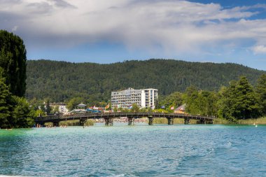 Blumeninsel ahşap Köprü'den Worthersee, A büyük adada