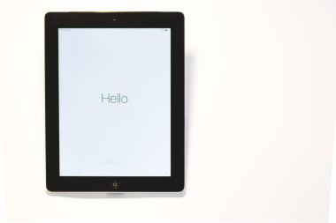 İPad ekranında Merhaba hoş geldiniz mesajı