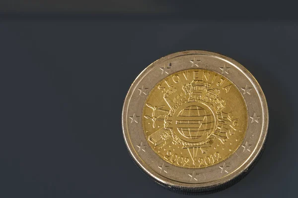 Pièce commémorative de 2 euros 10 ans de monnaie euro — Photo