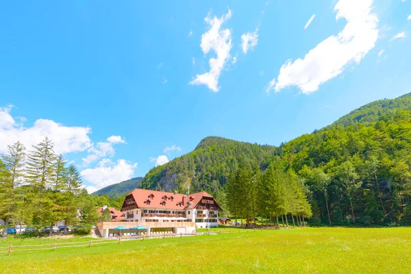 Hotel Plesnik en Logarska dolina, Eslovenia —  Fotos de Stock