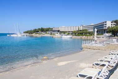 Sveti Andrija Adası, Rovinj, Hırvatistan da kırmızı ada