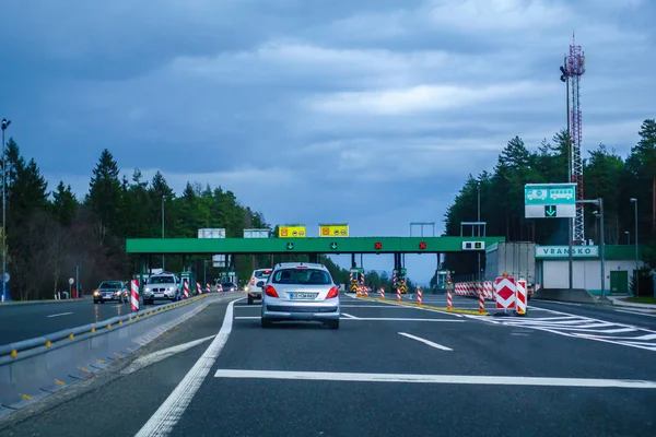 Estação de pedágio Vransko na auto-estrada A1 na Eslovénia — Fotografia de Stock