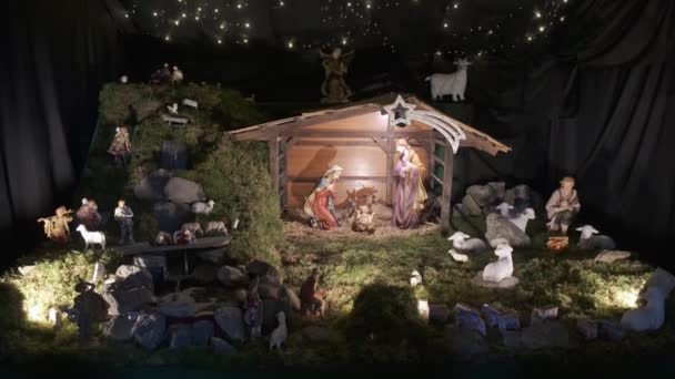 Christmas nativity scene, Xmas manger, biblical story of the birth of Jesus, tilt up — Stock Video