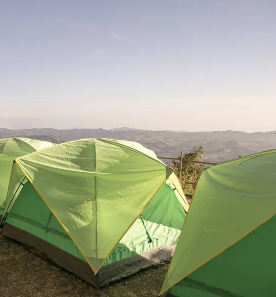 Camping tält med natur berg utomhus. — Stockfoto