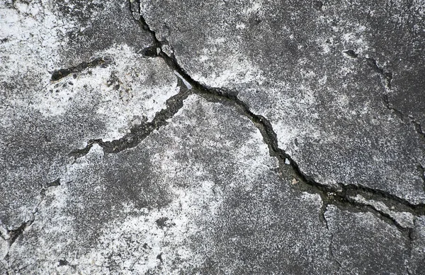 Spleet in de betonnen vloer. — Stockfoto