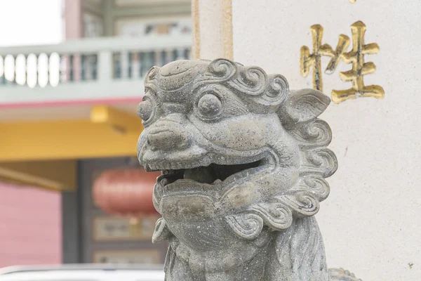 Chinese stenen standbeeld Leeuw. — Stockfoto