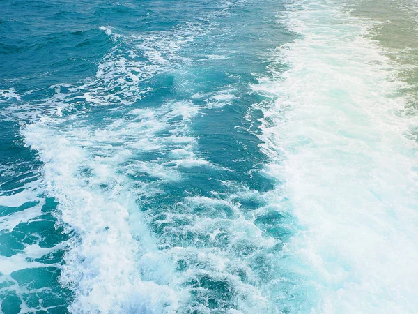 海の水の波の面の指示記号. — ストック写真