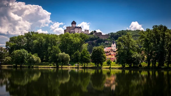 Замок Тренчін Словаччина — стокове фото