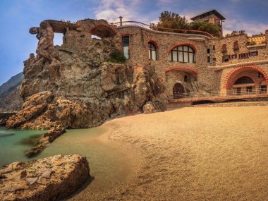 Monterosso 'nun dev heykeli, Cinque Terre - İtalya