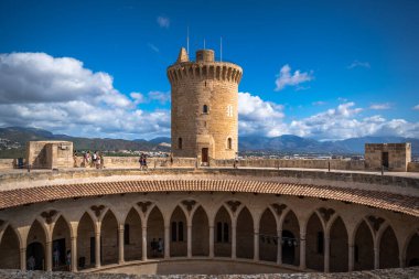 Bellver Kalesi - Palma de Mallorca 'daki ortaçağ kalesi, Balearic Adaları, İspanya