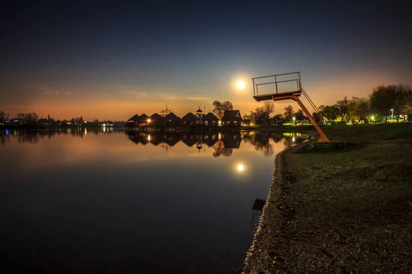 Geceleri Sunny Lakes Senec, Slovakya