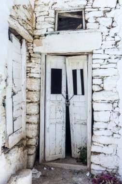 cycldes Adaları, Yunanca eski kapılar