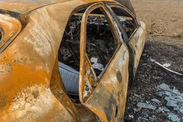 Spalony samochód porzucił po kradzieży — Zdjęcie stockowe