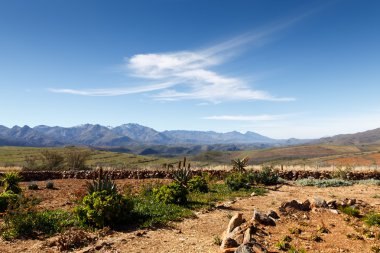 Bahçe girişinde Swartberg geçmek