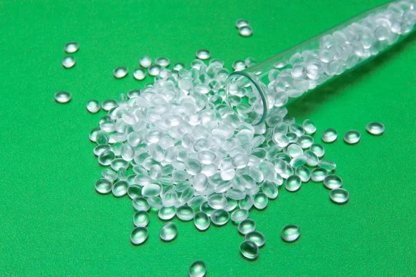 HDPE. Şeffaf polietilen granül. Plastik granül. Plastik