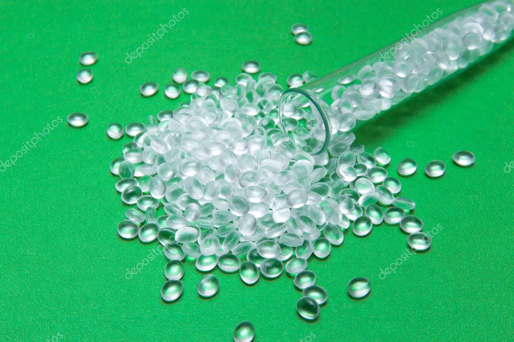 HDPE. Gránulos de polietileno transparentes.Bolitas de plástico