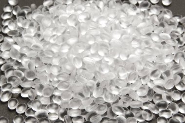 Şeffaf polietilen granül kara günü. HDPE plastik granül.