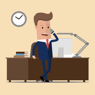 İşadamı office çalışma alanı'ndaki bir masada oturan ve cep telefonundan konuşuyor. Vektör çizim