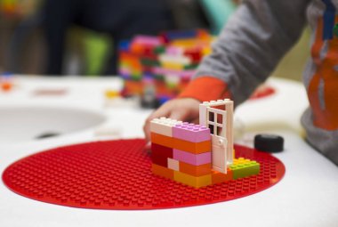 Çocuk tasarımcı toplar. Kids hareket anaokulu ya da evde