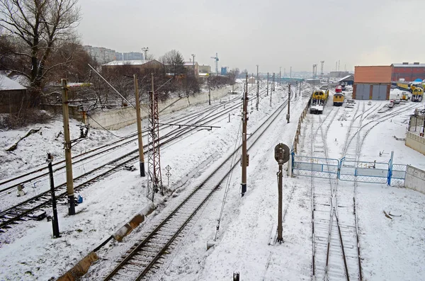 Pokryte Śniegiem Wielu Linii Kolejowych Zajezdni Widok Lotu Ptaka — Zdjęcie stockowe