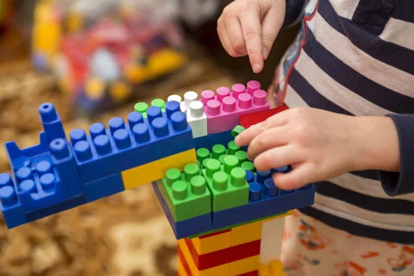 Çocuk tasarımcı toplar. Kids hareket anaokulu ya da evde