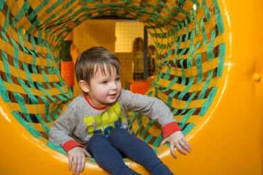 Çocuk Bahçesi, çocuk Maze oynamak