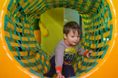 Çocuk Bahçesi, çocuk Maze oynamak