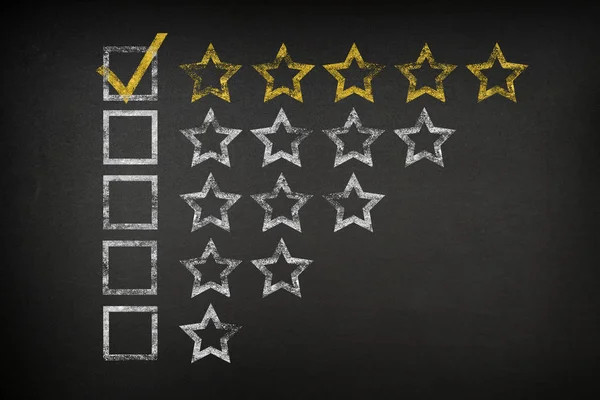 Yazı tahtası üzerinde beş yıldızlı denetim listesi Rating