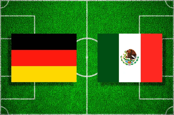 Σημαία Γερμανίας - Μεξικού σχετικά με γήπεδο ποδοσφαίρου. Ποδοσφαιρικό αγώνα — Φωτογραφία Αρχείου