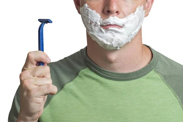 剃刀を持って顔にシェービングフォームを持つ幸せな男 男は剃ってる — ストック写真