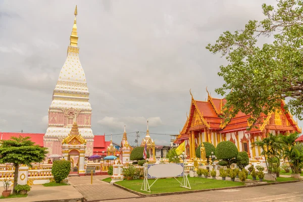 Wat Phra que Renu Nakhon templo . — Fotografia de Stock