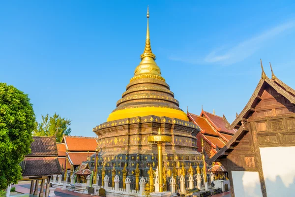Wat Phra que Lampang Luang templo . — Fotografia de Stock