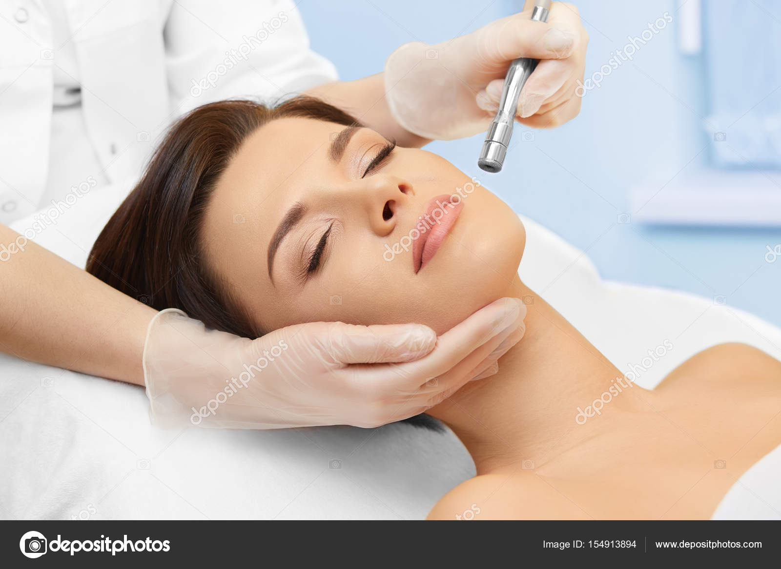 Какие есть процедуры для лица. Алмазная микродермабразия HYDRAFACIAL. Лицо косметология. Косметологические процедуры. Аппаратная косметология для лица.