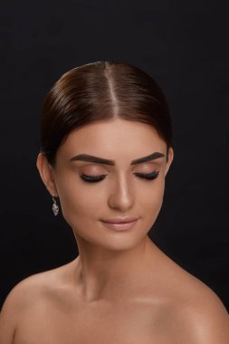 Kirpik uzantıları. Sahte kirpik.