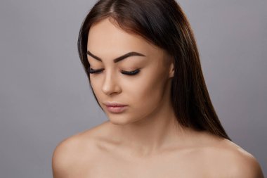 Kirpik uzantıları. Sahte kirpik. 