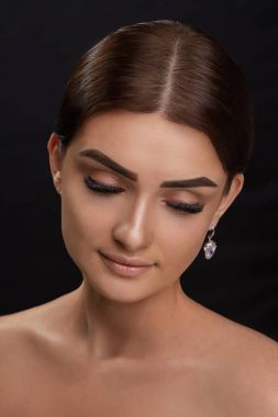 Kirpik uzantıları. Sahte kirpik.