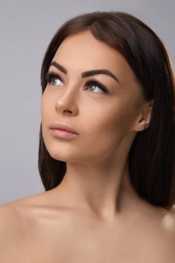 Kirpik uzantıları. Sahte kirpik. 