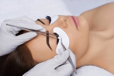 Kirpik uzantıları. Sahte kirpik. 