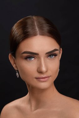 Kirpik uzantıları. Sahte kirpik.