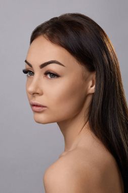 Kirpik uzantıları. Sahte kirpik. 