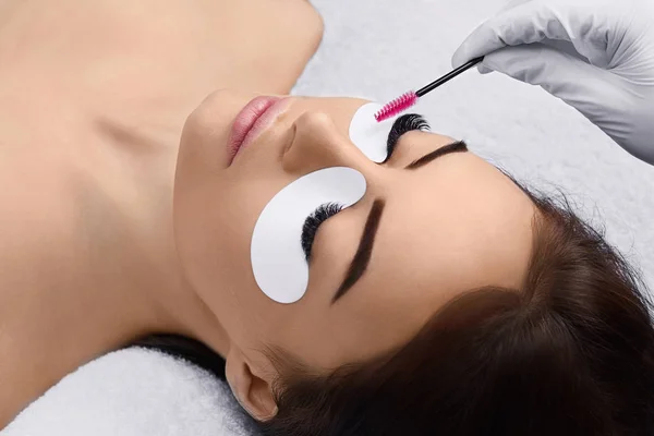 Kirpik uzantıları. Sahte kirpik. 