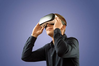 VR gözlükle ile Smartphone.