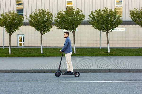 Young Handsome Man Riding Scooter Road Airport Sunset Trendy Urban — Stock Photo, Image