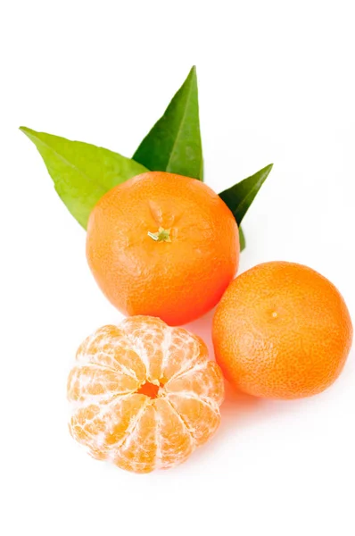 Ripe mandarin citrus isolated tangerine mandarin orange on white — Stock Photo, Image